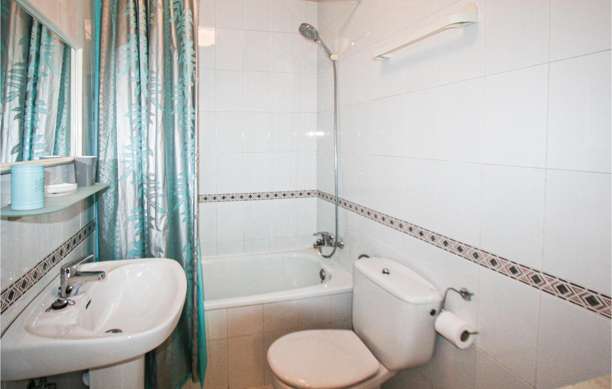 Lovely Apartment In Torrevieja With Kitchen Torre La Mata Exterior foto